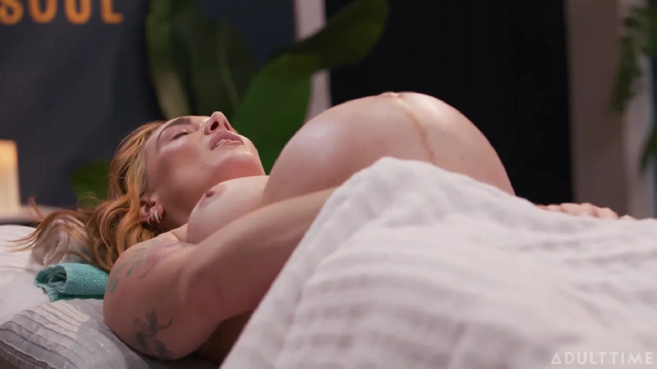 Siri Dahl Codi Vore Pumped To Pop XXX